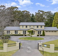 Camelot - superbly proportioned and ideally located - Accommodation NSW