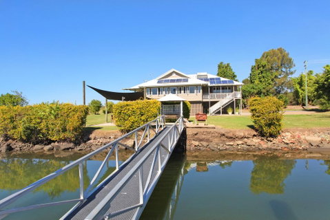 Campbell 7 - Large Queenslander On Maroochy River - Accommodation NSW 0