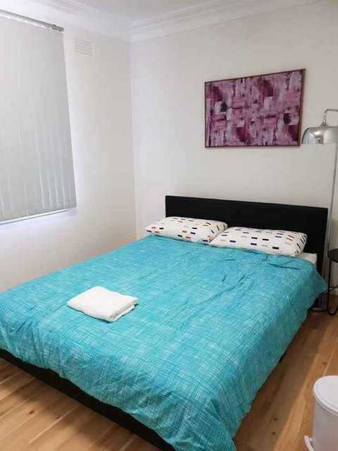 CAMPBELLTOWN HOLIDAY HOME 3 BED + FREE PARKING NCA039 - Accommodation NSW 3