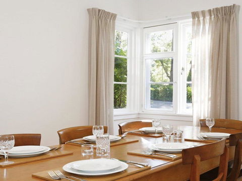 Canary Cottage - Fresh, Clean, Simple & Comfortable - Accommodation NSW 1