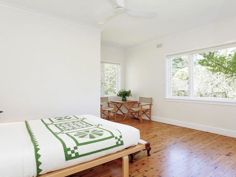 Canary Cottage - Fresh, Clean, Simple & Comfortable - Accommodation NSW 2