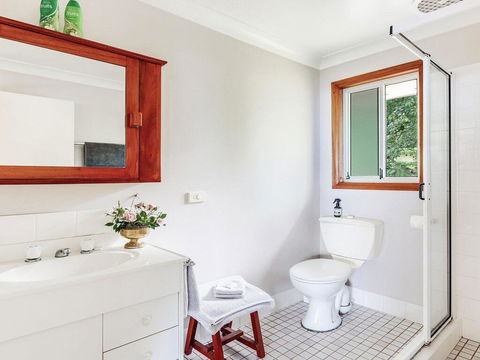 Captain's Lookout - Elevated Ocean Views, Rural Stay - Accommodation NSW 2
