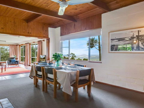 Captain's Lookout - Elevated Ocean Views, Rural Stay - Accommodation NSW 1