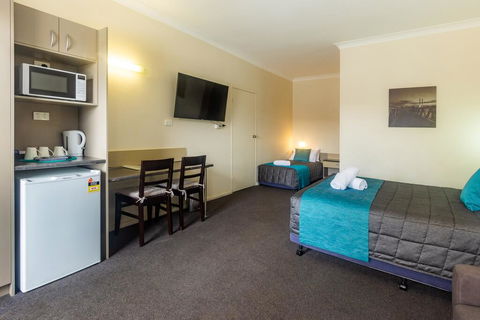 Caravilla Motor Inn - Accommodation NSW 1