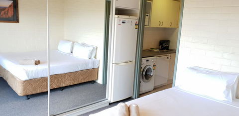 Cedarwood Apartments - Accommodation NSW 3