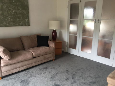 Central View - Walking Distance To Hospitals - Accommodation NSW 2