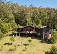 Chalet Beaumont - alluring appeal  stunning views - Accommodation NSW