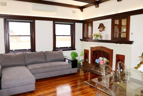 Charming & Cosy Home With City Views - Accommodation NSW 0