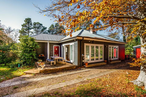 Charming Mountain Cottage - Accommodation NSW 1