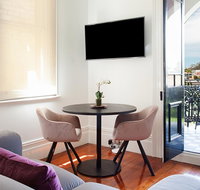 Charming Studio With Balcony in Inner-City Glebe - Accommodation NSW