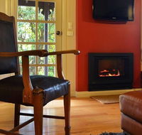 Circa Red London Daylesford - Accommodation NSW