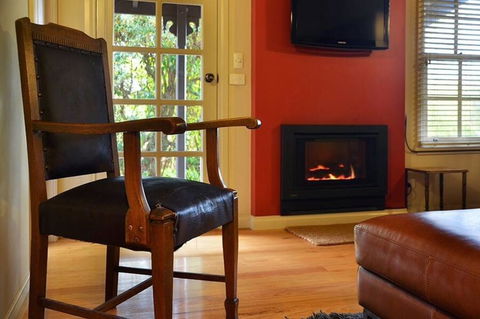 Circa Red London Daylesford - Accommodation NSW 0