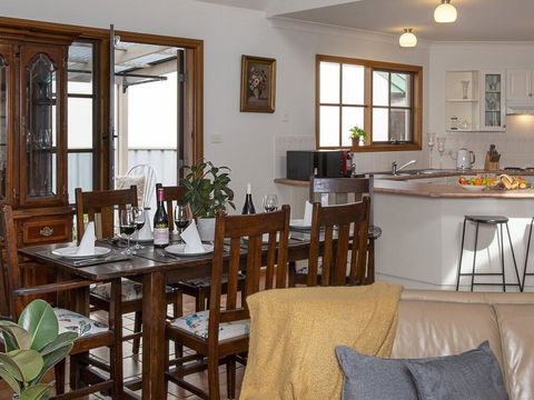 Cloud 9 Cottage - Waves, Walks And Welcoming - Accommodation NSW 3