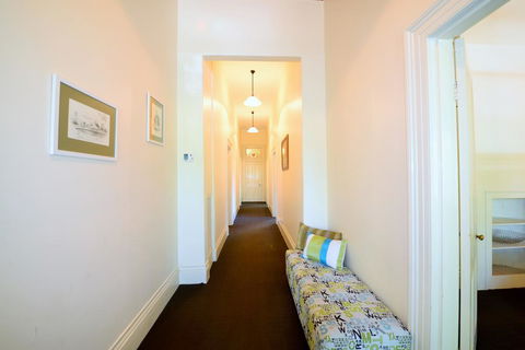 Cobb & Co House, Bha - Accommodation NSW 3