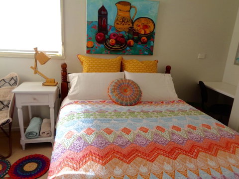 Colourful Creative Artist House Glen Waverley - Accommodation NSW 0