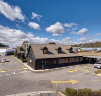 Comfort Hotel Olde Tudor - Accommodation NSW