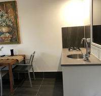 Coonawarra Cabins Unit A - Accommodation NSW