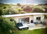 Coopers Ocean Cabin and Jacuzzi