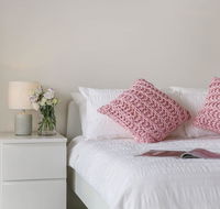 Cosy 3BR Penthouse close to Westfield and Train - Accommodation NSW