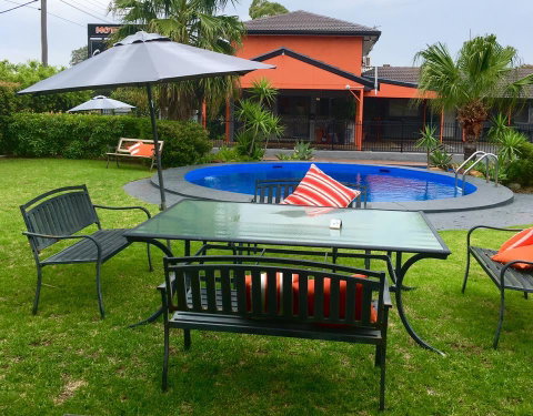 Country Leisure Motor Inn - Accommodation NSW 1