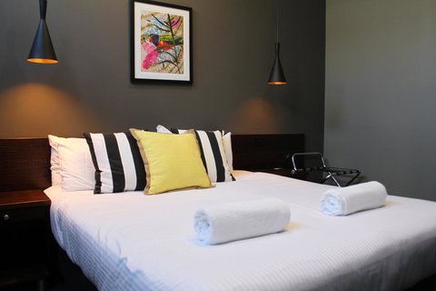 Criterion Hotel Sale - Accommodation NSW 3