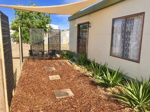 Cute Private Studio Flat With AIRCON! - Accommodation NSW 0