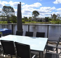 Cypress Drive Town House - Accommodation NSW
