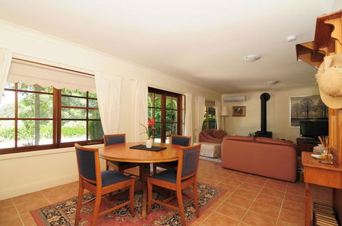 Daisy Cottage - Accommodation NSW 3