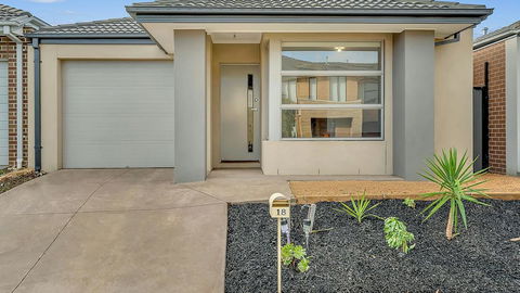 Daisy Villa - Close To Mel Airport & Hume Highway -Comfort - Accommodation NSW 0