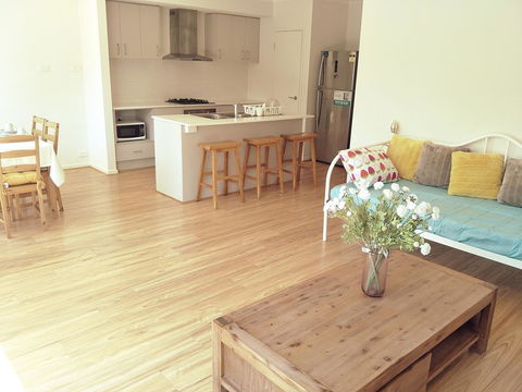 Daisy Villa - Close To Mel Airport & Hume Highway -Comfort - Accommodation NSW 1