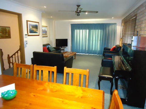 Dalmeny Shores - Accommodation NSW 3