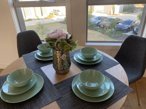 Delicate And Peaceful Bundoora Townhouse 12-R2 - Accommodation NSW 0