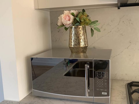 Delicate And Peaceful Bundoora Townhouse 12-R3 - Accommodation NSW 2