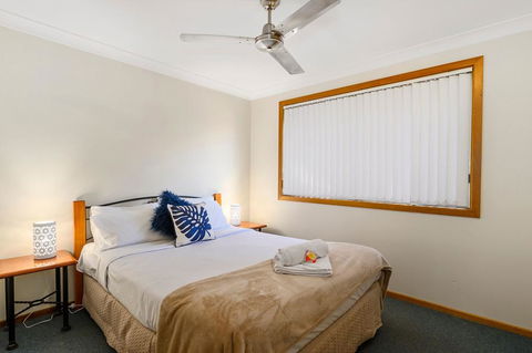 Dolphin Sands Holiday Cabins - Accommodation NSW 2