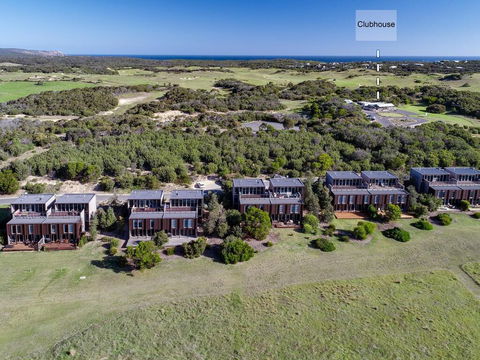 DREW Golfers Delight Close To St Andrews Beach - Accommodation NSW 2