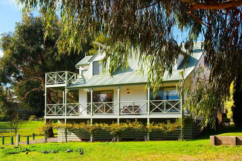 Ducks Bay - Accommodation NSW 1