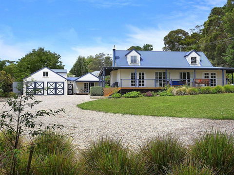 Duncraig House - Open Fireplace, Spa, Pet Friendly - Accommodation NSW 0