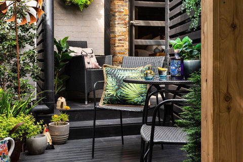 East St 3 -Secret Garden - Accommodation NSW 1