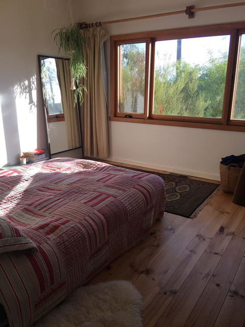Eco-renovated Light-filled House On A Hill - Accommodation NSW 3