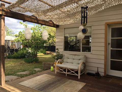 Eco-renovated Light-filled House On A Hill - Accommodation NSW 2