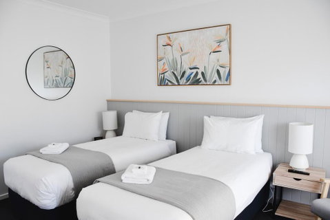 Eight Spence - Accommodation NSW 2