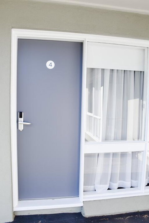 Eight Spence - Accommodation NSW 3
