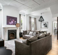 Elegant 3-Bed Heritage House near Parks and Cafes - Accommodation NSW
