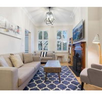 Elegant Renovated Terrace Close To City - Accommodation NSW