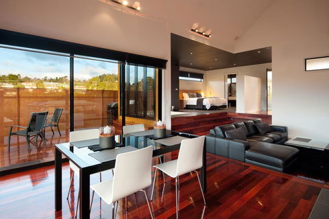 Elira 2 - Accommodation NSW 3