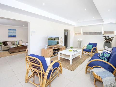Emerald - Coastal Walk, Swimming Pool, Pet Friendly - Accommodation NSW 1