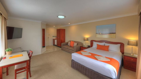 Endeavour Court Motor Inn - Accommodation NSW 1