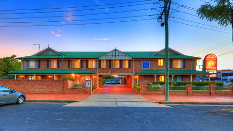 Endeavour Court Motor Inn - Accommodation NSW 0
