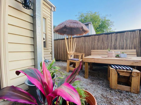 Entire Townhouse In Heart Of Echuca's Port CBD - 15 Guest Capacity - Accommodation NSW 2