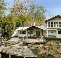 Equanimity - Beautiful character filled house - Accommodation NSW
